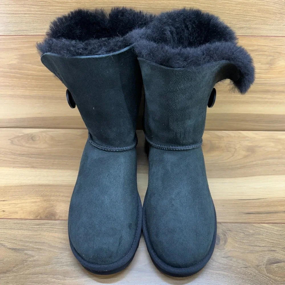 UGG Bailey Button Short Boots Womens 9 Black Suede Shearling Fur Lined Cozy